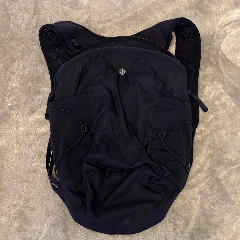Lululemon Sport Backpack navy blue excellent condition
